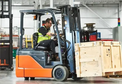 Harnessing Efficiency: The Advantages of Lithium Batteries for Electric Forklifts