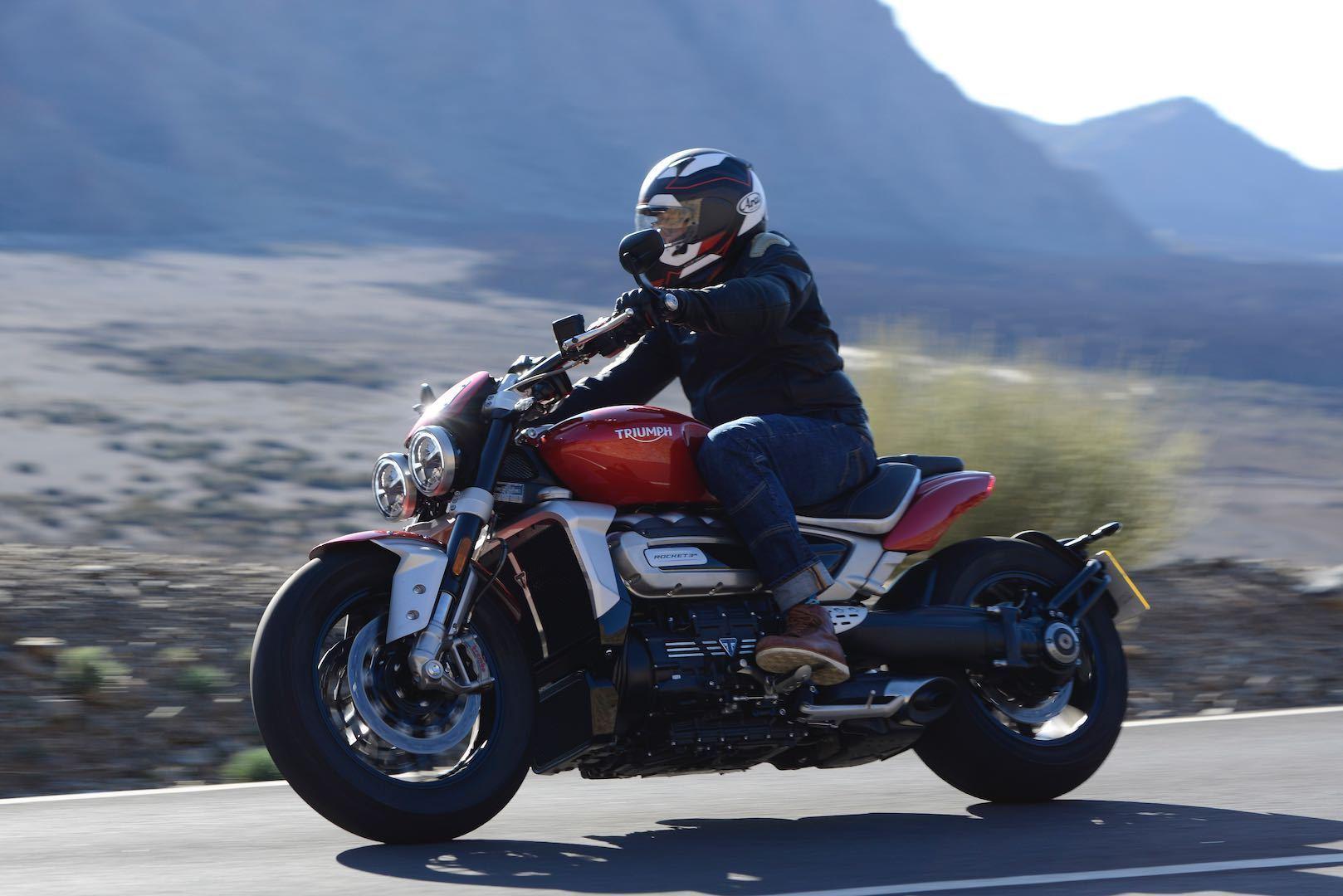 Motorcycle Battery Buying Guide: How to Choose the Right Battery for Your Motorcycle