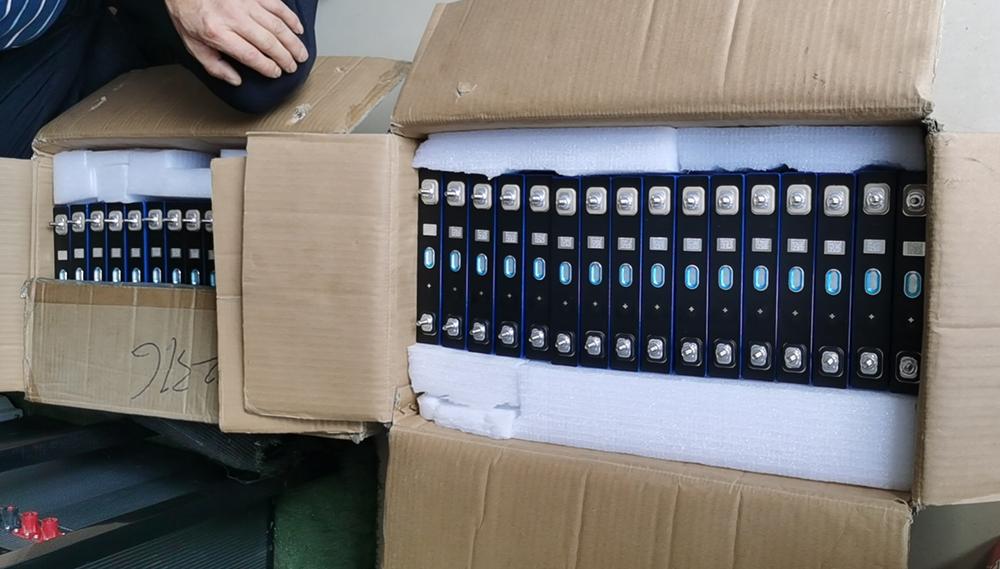 CATL 3.2V 100Ah LiFePO4 Batteries with Screws Were Shipped to the USA
