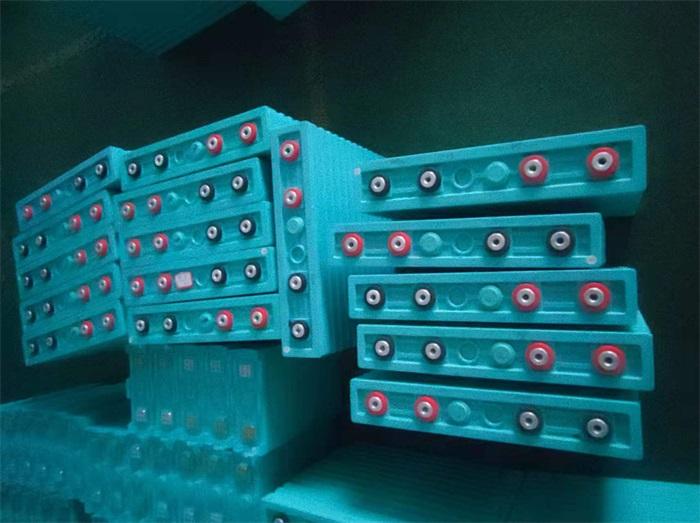 3.2V 400Ah LiFePO4 battery cells