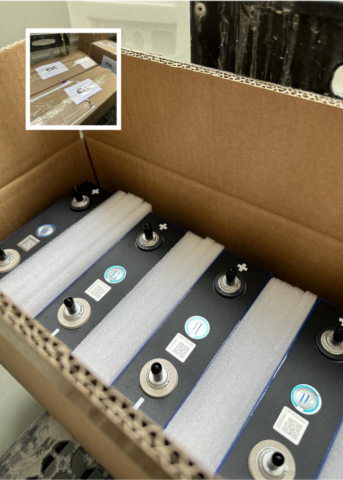 3.2V 100Ah LiFePO4 battery packing details